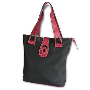 Women's Handbag with Slender Zipper Puller