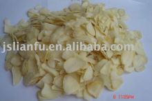 Air dried garlic flakes without head
