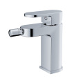 Special hot and cold deck mounted washbasin faucet