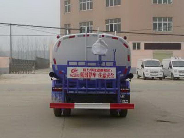 دونغفنغ 4 × 2 LHD / RHD 7-9CBM شاحنة صهريج مياه