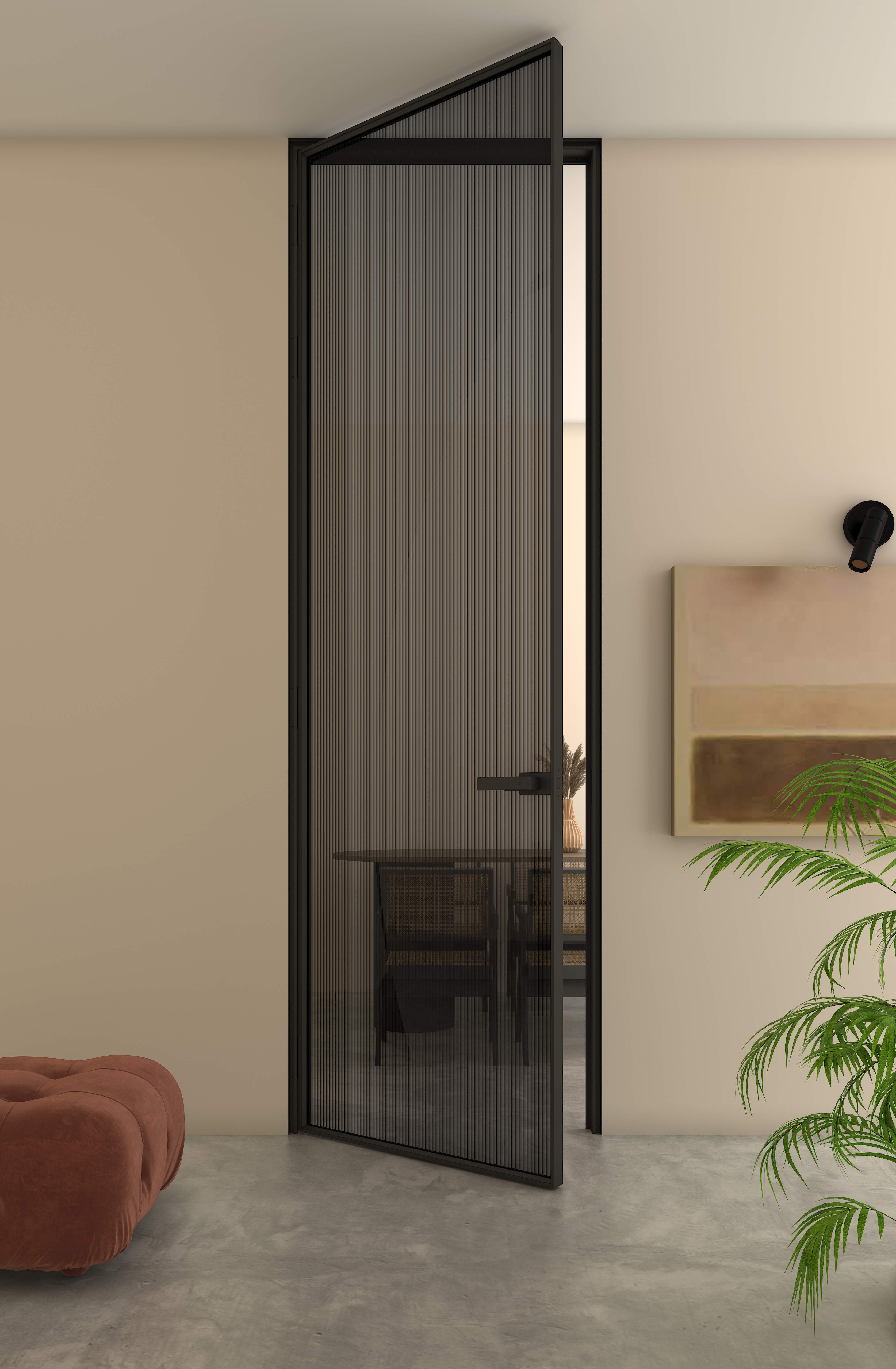 Porta giratória de vidro Equinox parcialmente aberta