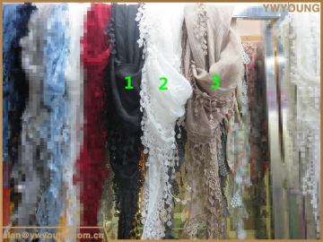 Hot selling ladies fashion wholesale triangle scarf