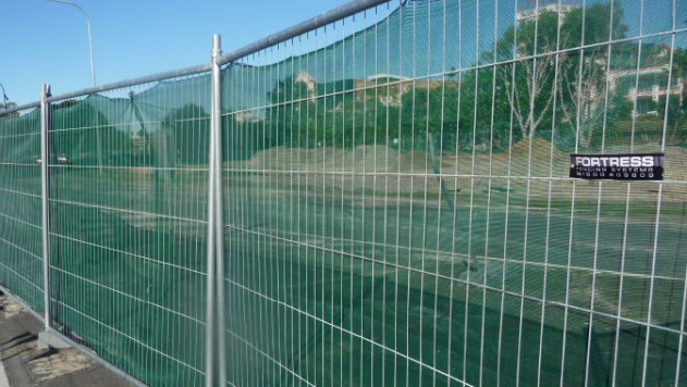 powered temporary fence