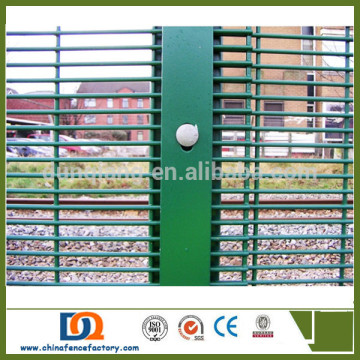 PVC coated/galvanized 358 security wire mesh fence/Anti climb 358 wire mesh fence