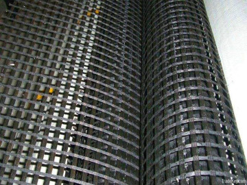 Geosynthetic fiberglass geogrid mesh for erosion control