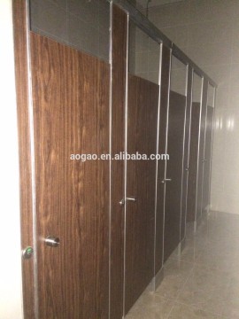 solid phenolic resin toilet partition with hardware