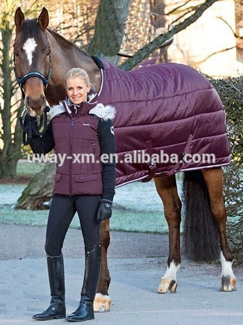 Padded winter horse rugs/horse blankets