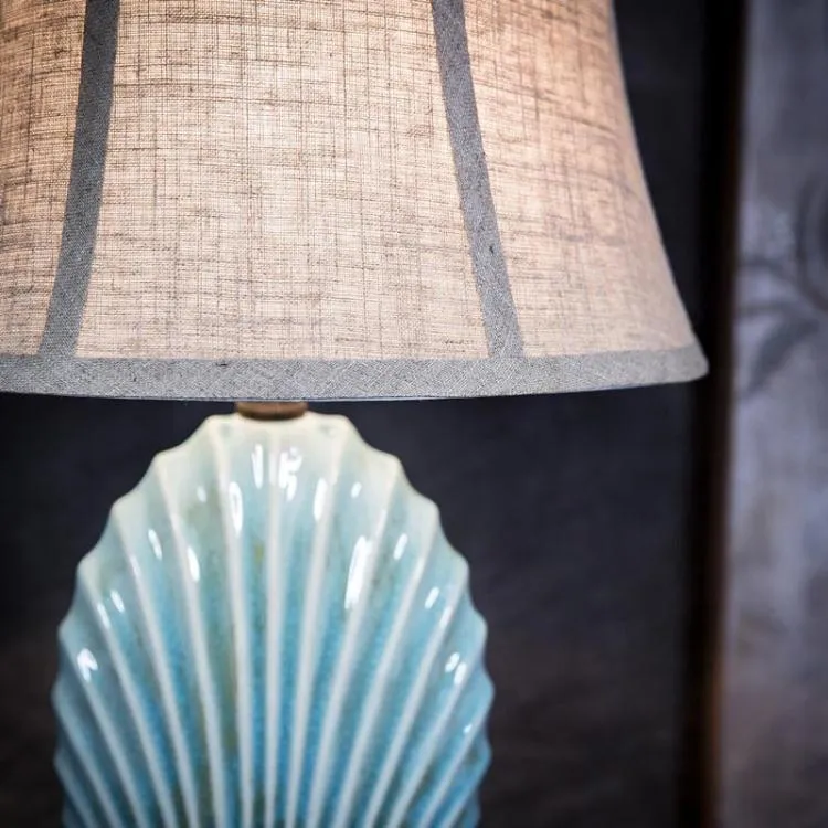 Elegant Vintage Ceramic Table Lamp for Bedroom Decor