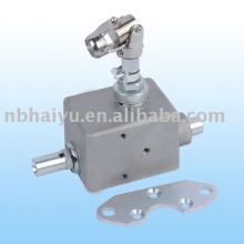 Two-way manual gear box
