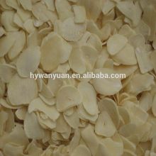 yellowish dried garlic flakes/dehydrated garlic flakes