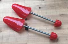 Spring adjusted shoes tree for women