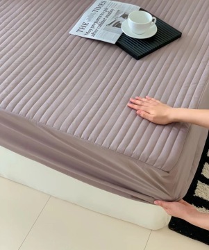 Stylish Bed Cover Bedroom Essential