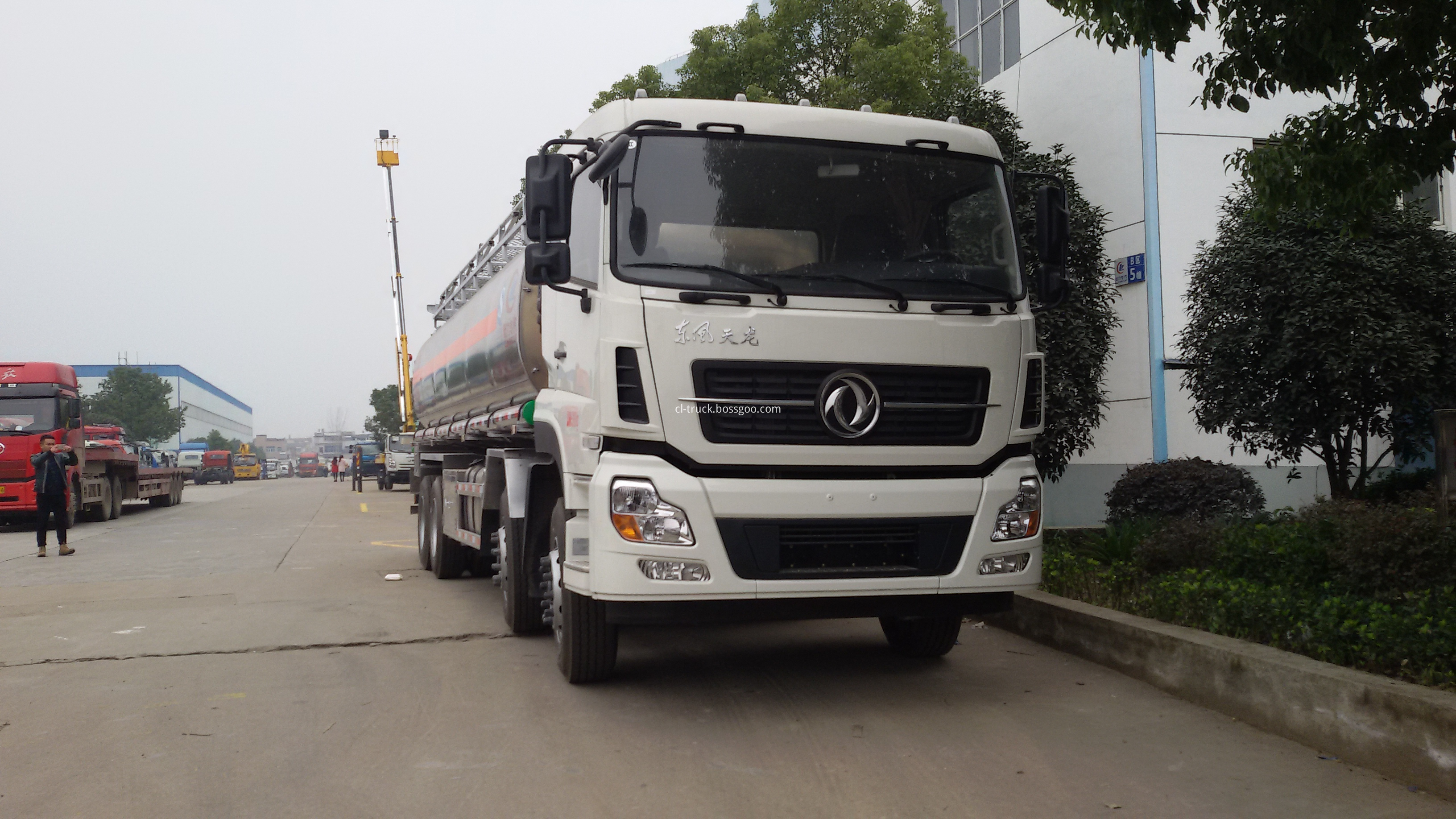 Stainless steel tank car