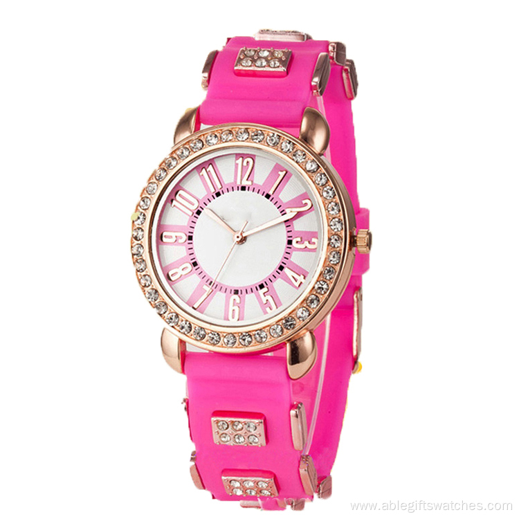 2017 ladies Fashion wrist bracelet quartz watch