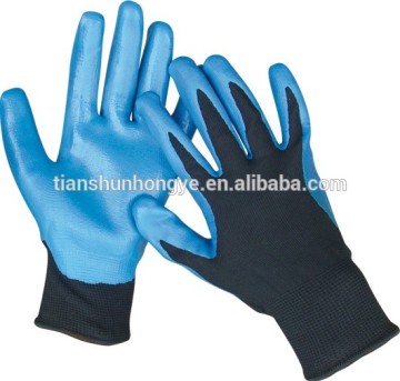 Nitrile grip gloves