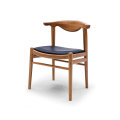 Hans wegnerレストランルーム用のエルボーチェア