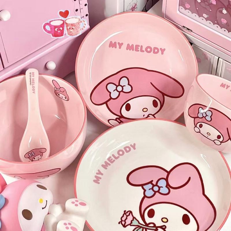 Stylish Anime-Themed Dinnerware Collection