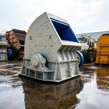 High Efficiency One Step Crushing Shaping Hammer Crusher