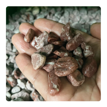 Natural Red Tumbled Gravel and River Stone Pebbles for Garden Paving and Outdoor Decor