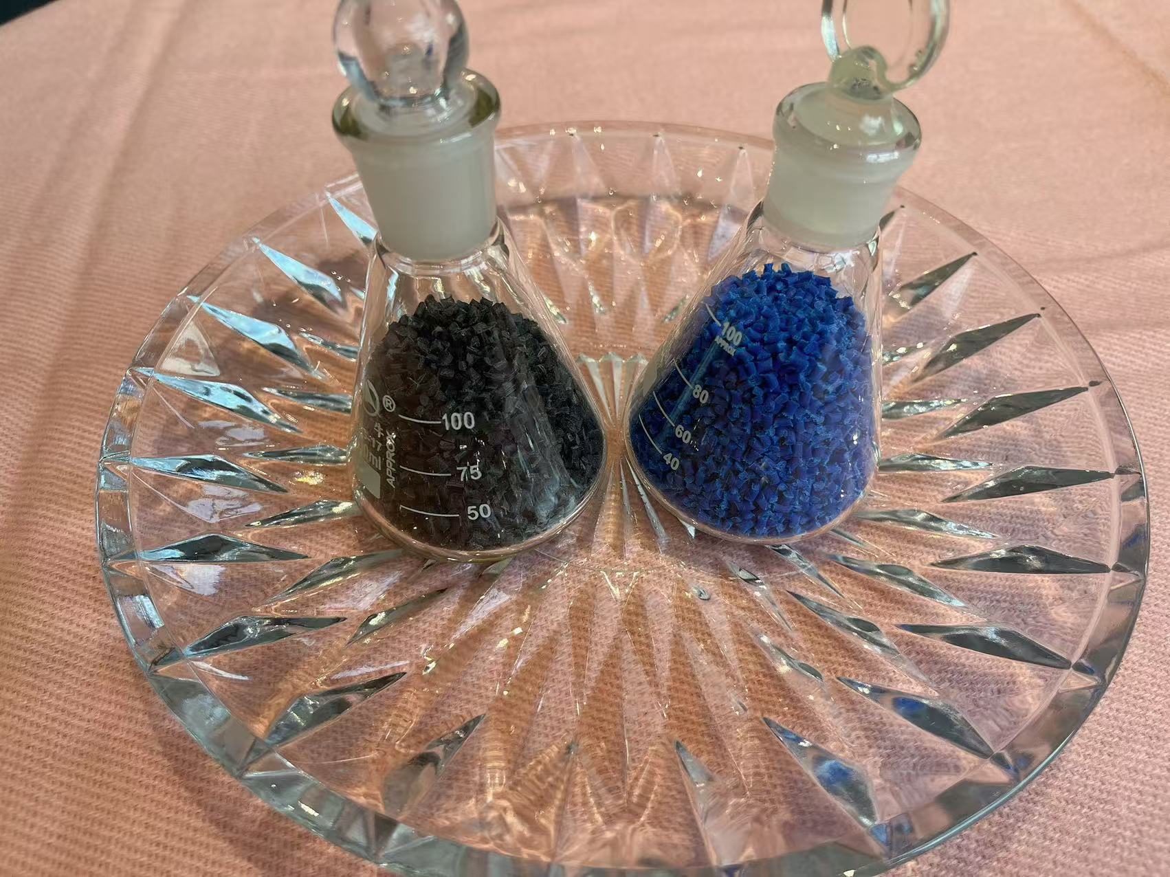 PBT/ПЭТ -гранулы PBT/PET granules