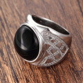 Anillo de plata 925 con piedra negra para hombre.