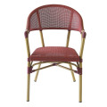 Cadeira de bambu antiga francesa e cadeiras de café de mesa