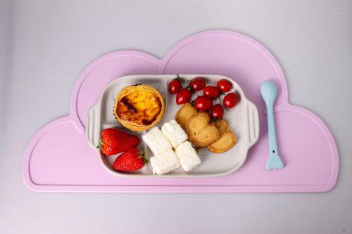 Innovative Cloud Shape Design Silicone Children Dining Mat