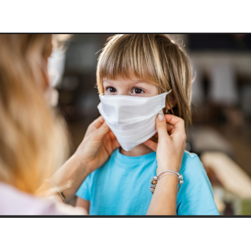 Kinder mit OEM-Gesichtsmaske