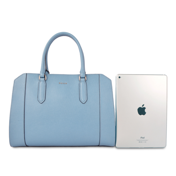 Light blue commuter bag for ladies commuting