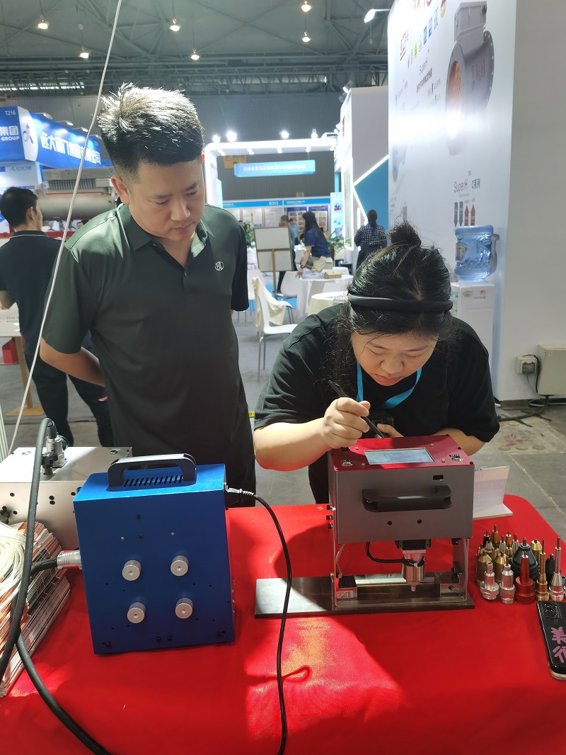 Chuke Intelligent showcased three laser equipment series at the Chengdu Chemical Industry Expo, leading a new trend in intelligent industrial manufacturing