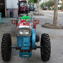 Mini tractor de alta calidad de cuatro ruedas de cuatro ruedas con arado de disco