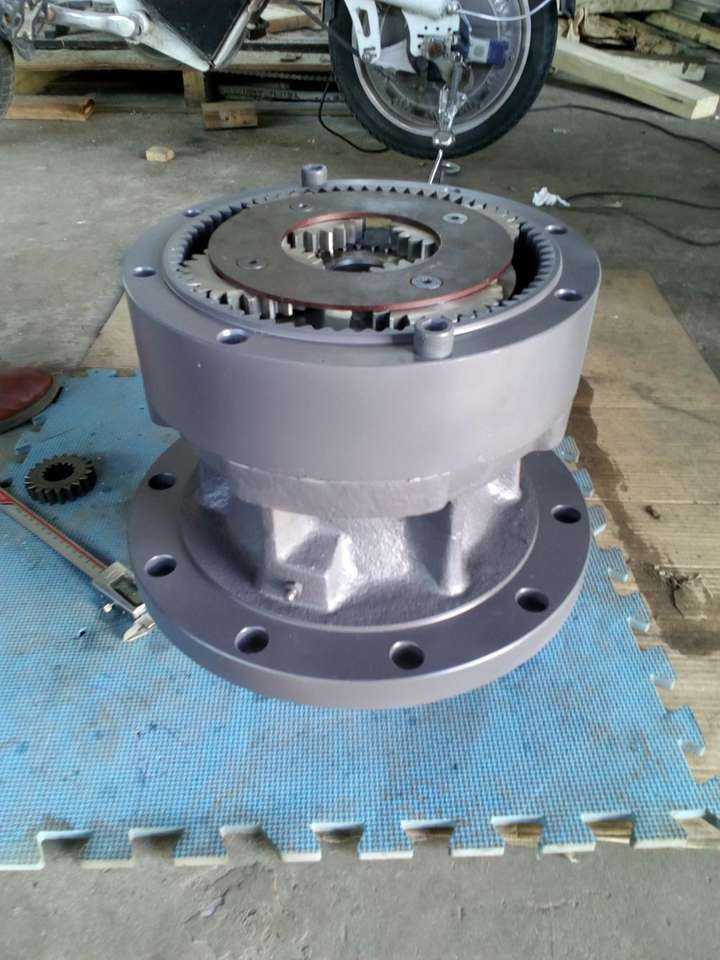 CX130 Swing Gearbox