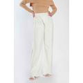 Elegantes pantalones blancos con cordones