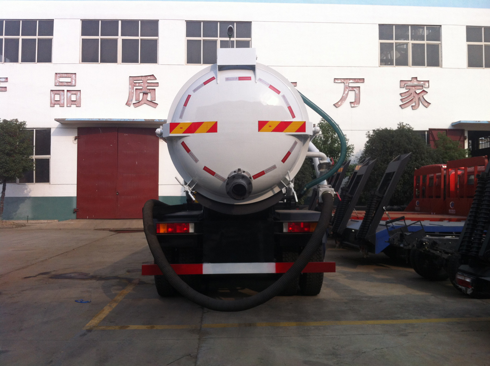 industrial vacuum trucks 4