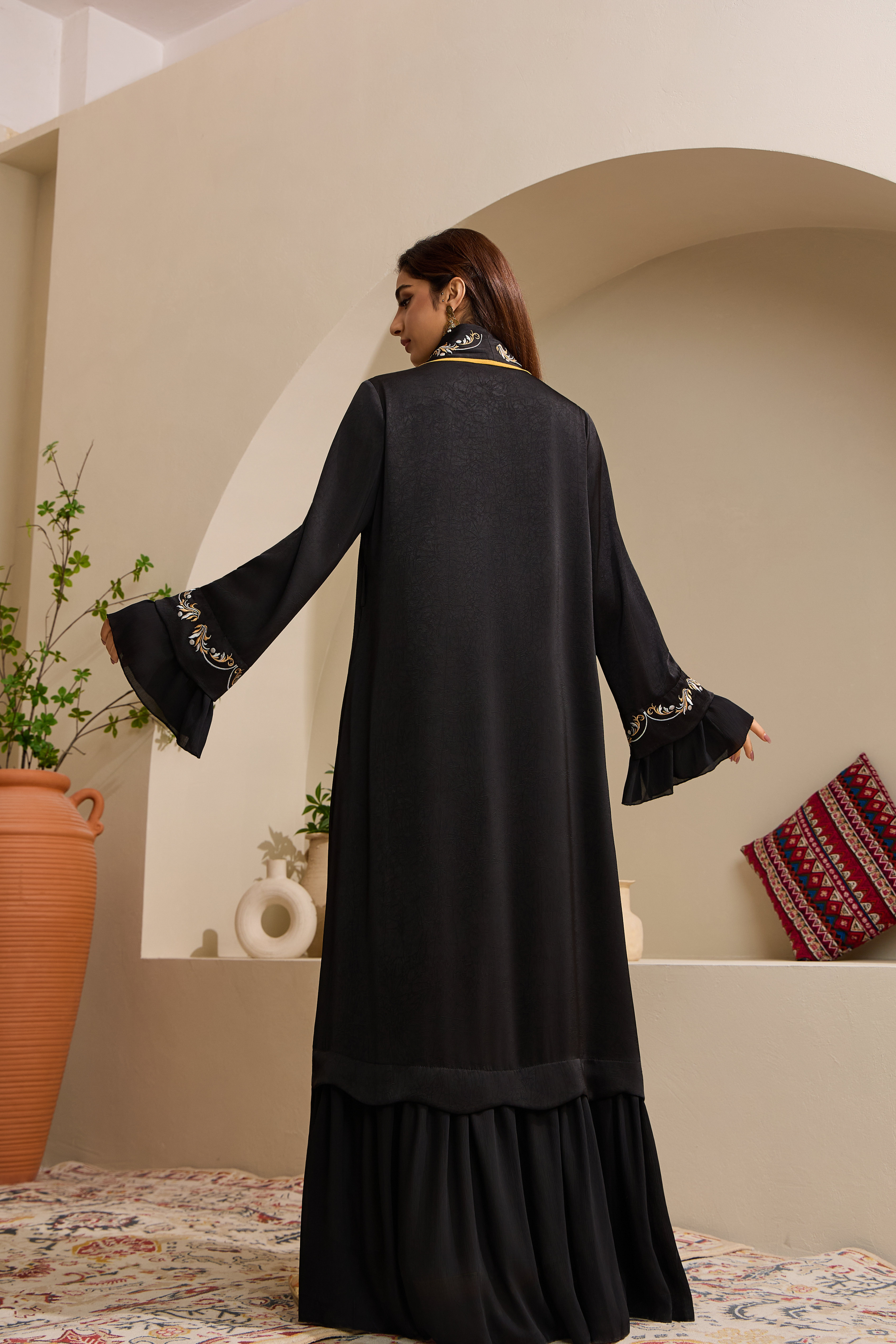مدل ست عبای روباز طلا دوزی مشکی نمای استایل 06 black gold embroidered open abaya set model styling view 06