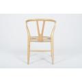 Hans Wegner CH24 Wishbone i cadira de menjador de fusta