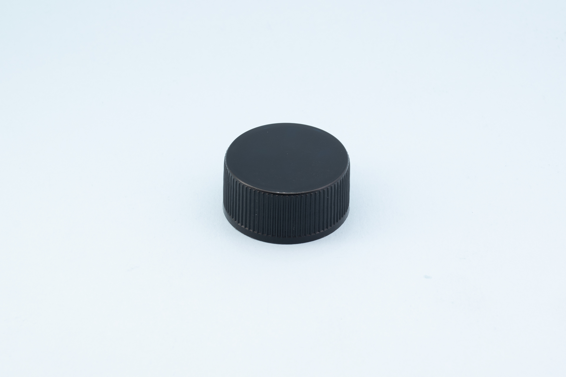 Tapón de rosca acanalado de plástico negro 28/410 28/410 Black Plastic Ribbed Screw Cap