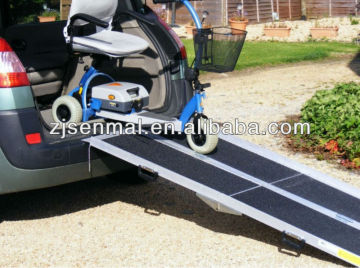 Aluminium tri-folding portable car loading ramp
