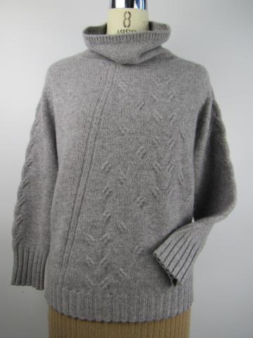 100% CASHMERE TURTLENECK SWEATER