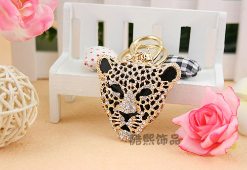 Fashion beautiful Leopard crystal keychain creative men and women bag accessories fashion rhinestone metal animal key ring