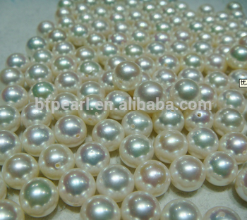 white natural japanese akoya loose pearls in bulk