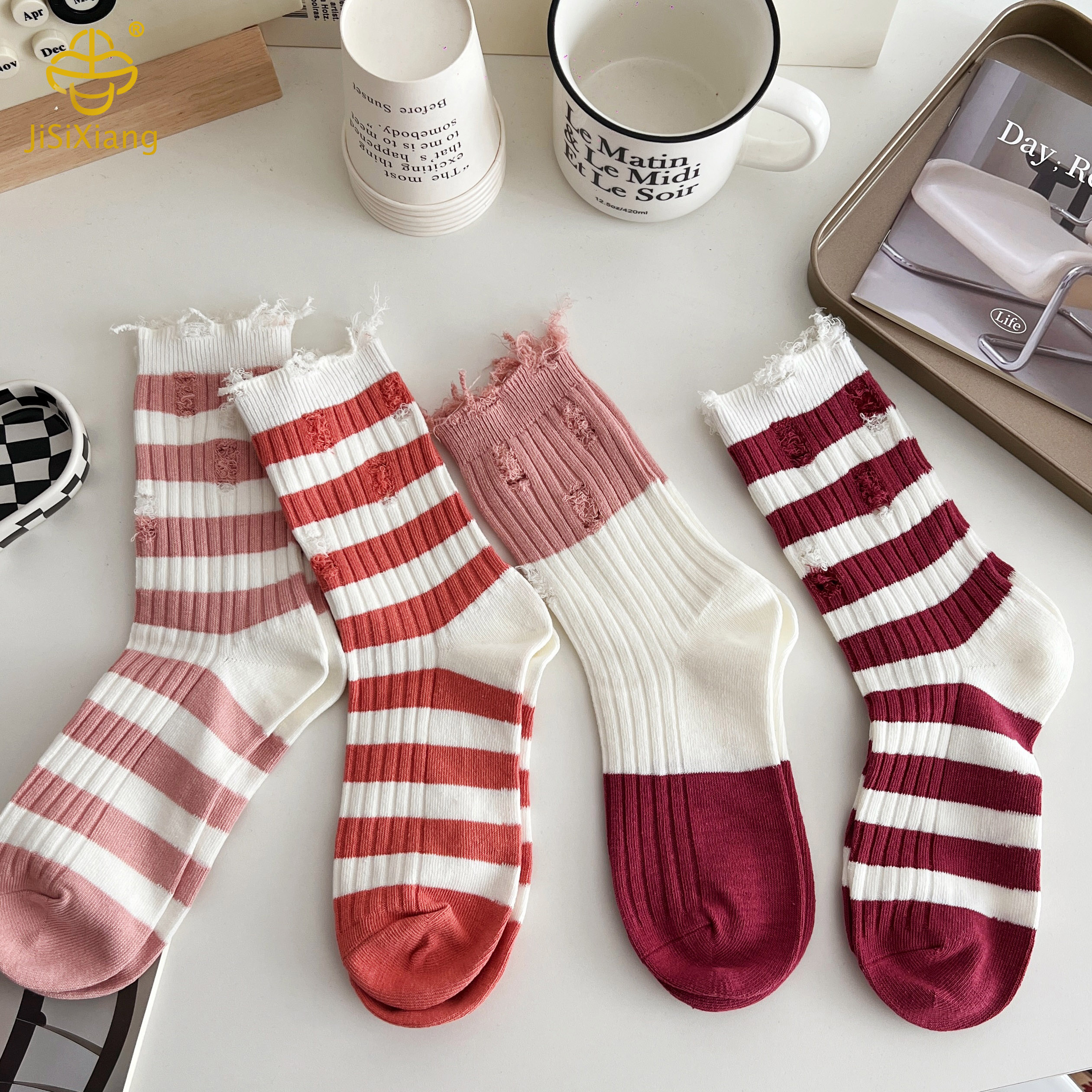 한국 버전 편지 자수 미드 튜브 양말 Korean version letter embroidery mid tube socks