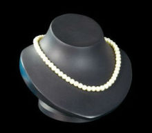 creative necklace displays