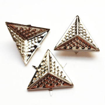 Tapered Triangular Nailhead 25x25x25mm