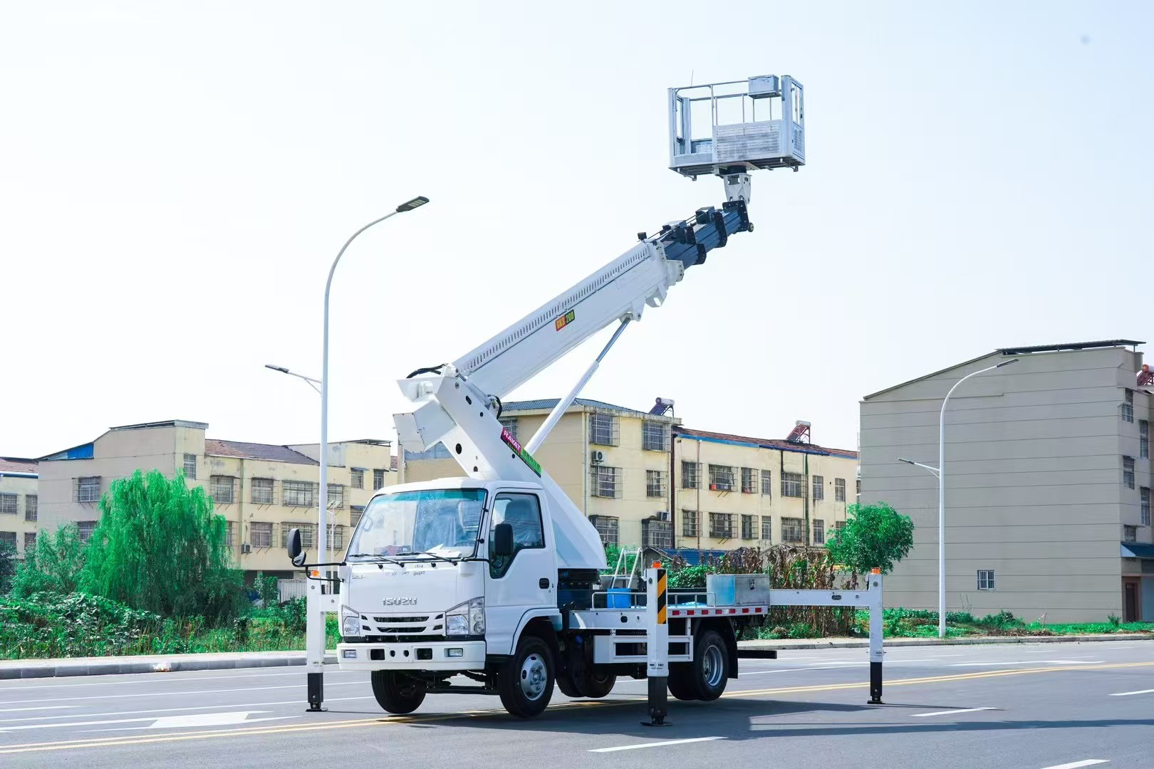 Эффективный подъемник с гидравлическим приводом Efficient Aerial Work Truck with Hydraulic Operation
