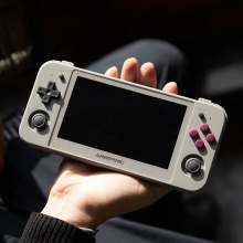 RG505 Portable Entertainment: Handheld Game Player with 128GB Storage