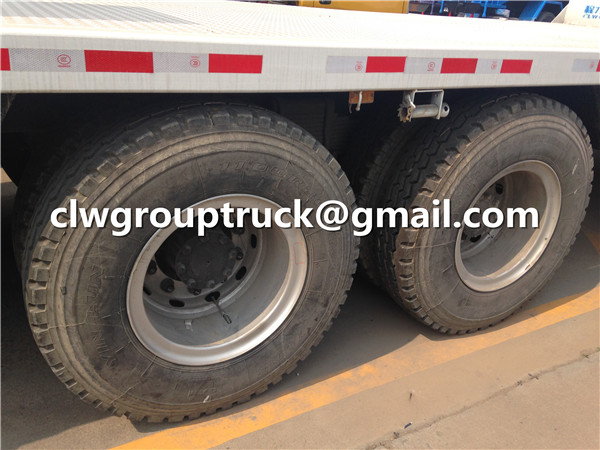 Tire Details of Flatbed Truck