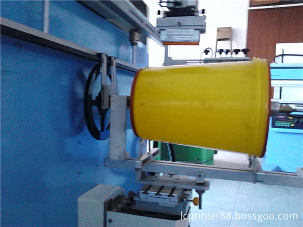 Automatic-bucket-silk-screen-printer-cylindrical-bucket 