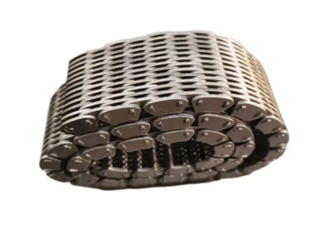 Heavy duty roller conveyor chain systems