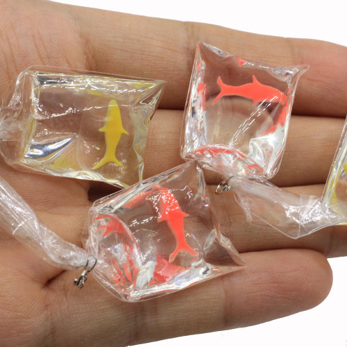 Żywica ryba w wodzie przezroczyste torby Kawaii projekt dla dzieci zabawki do domku dla lalek biżuteria wisiorki do robienia akcesoriów